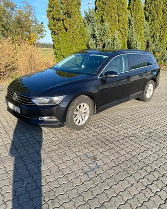 Volkswagen Passat cena 49500 przebieg: 254000, rok produkcji 2015 z Inowrocław małe 79